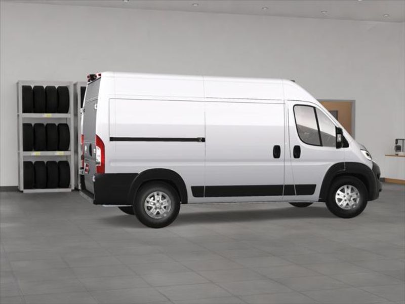 2025 Ram ProMaster 1500 SLT High Roof photo 4