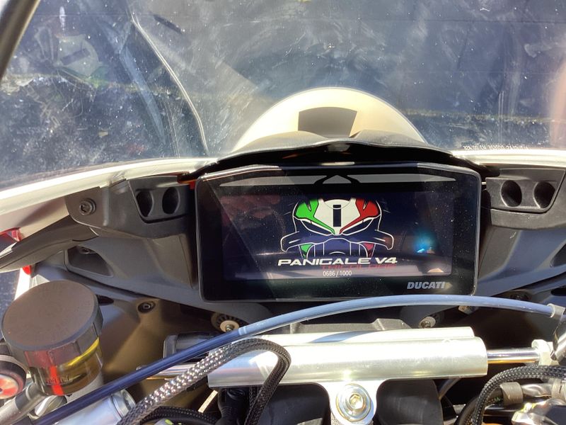 New 2025 Ducati Panigale V4 