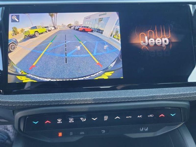New 2026 Jeep Cherokee Laredo 4x4