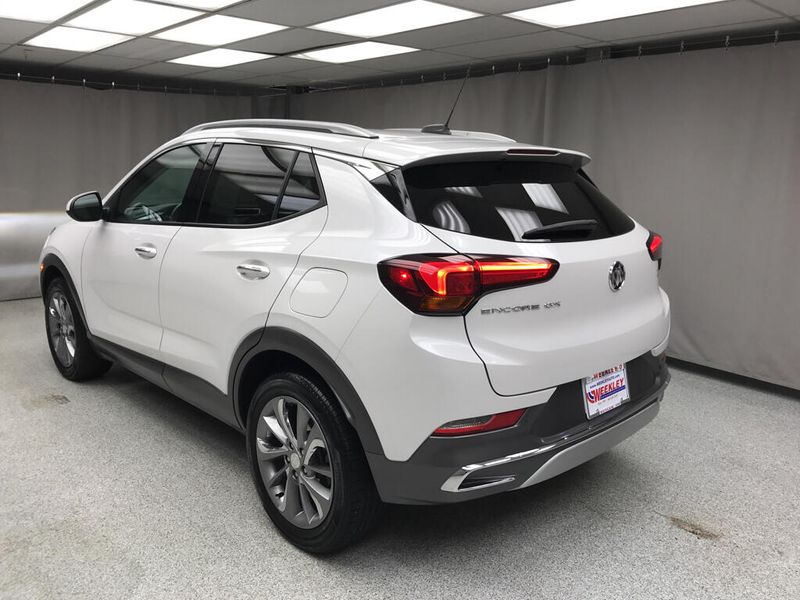 Used 2023 Buick Encore GX EssenceImage 2