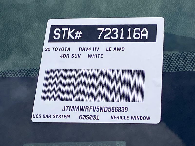 2022 Toyota RAV4 LEImage 32