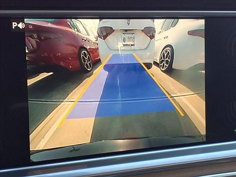 2017 Porsche Panamera BaseImage 6