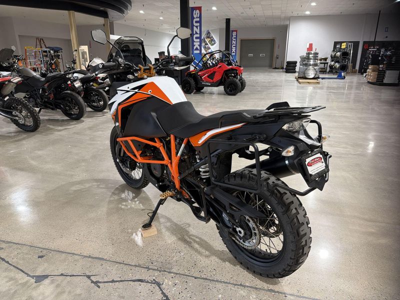 Used 2020 KTM 1290 SUPER ADVENTURE R  in a WHITE/ ORANGE exterior color. Victorville Del Amo Motorsports 760-241-7387 delamomotorsportsofvictorville.com 