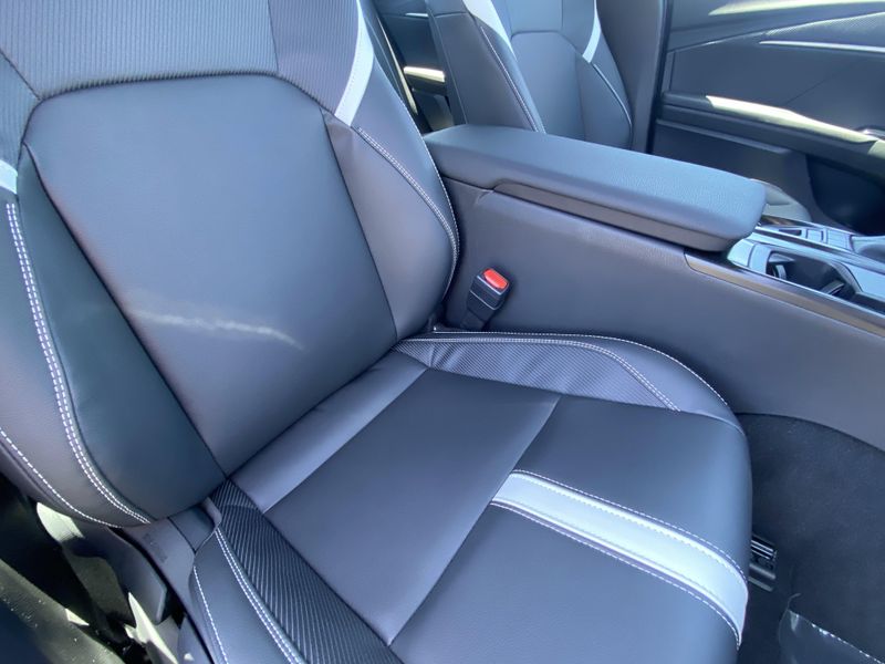 2025 Toyota Camry SEImage 11