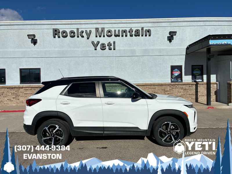 2023 Chevrolet Trailblazer RS photo 2