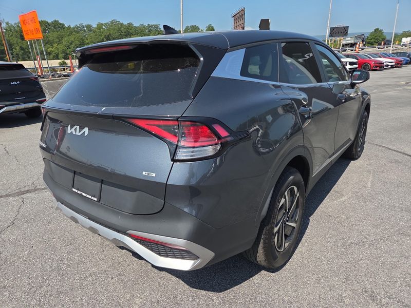 2023 Kia Sportage Hybrid LX photo 3