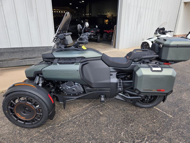 2025 Can-Am CANYON REDROCK MOSS GREEN Image 3
