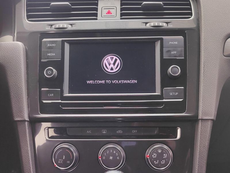 Used 2018 Volkswagen Golf SportWagen SImage 13