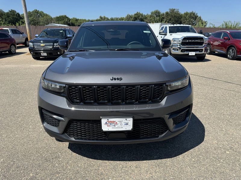 2024 Jeep Grand Cherokee Altitude X 4x4Image 3