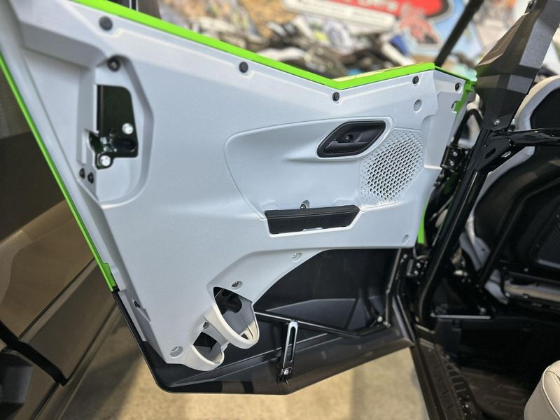 New 2026 Kawasaki TERYX5 H2 DELUXE ES Image 15