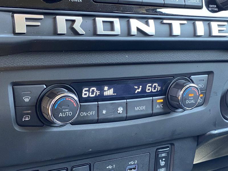 Used 2025 Nissan Frontier SVImage 20