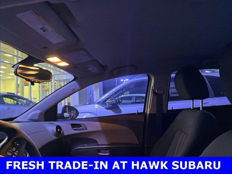 2016 Chevrolet Sonic LT photo 4