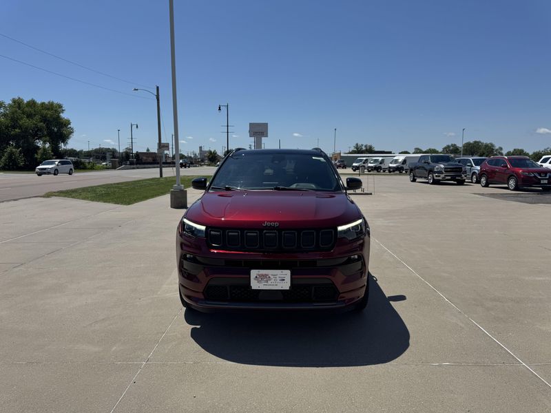 Used 2022 Jeep Compass High AltitudeImage 3