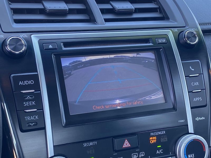 2012 Toyota Camry SEImage 21