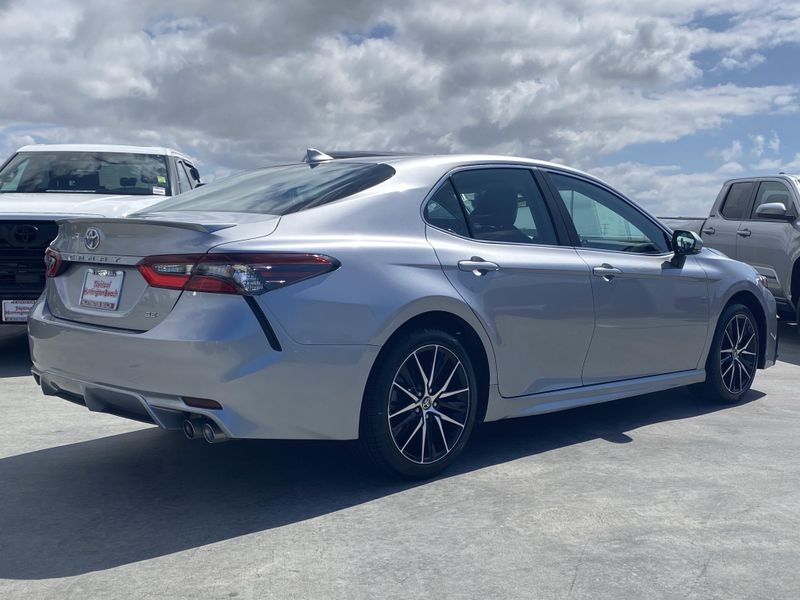 Used 2024 Toyota Camry SEImage 3