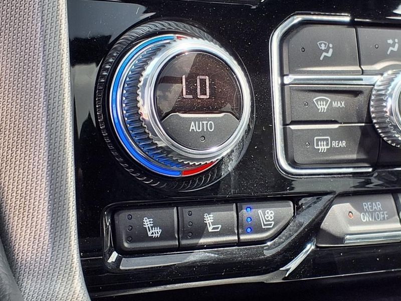 2021 GMC Yukon XL DenaliImage 24