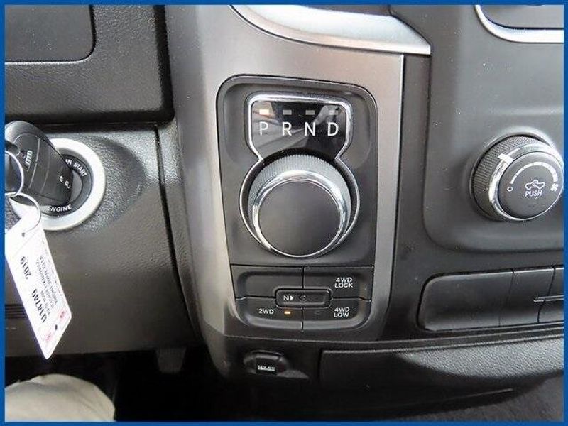 2024 RAM 1500 Classic SLTImage 17