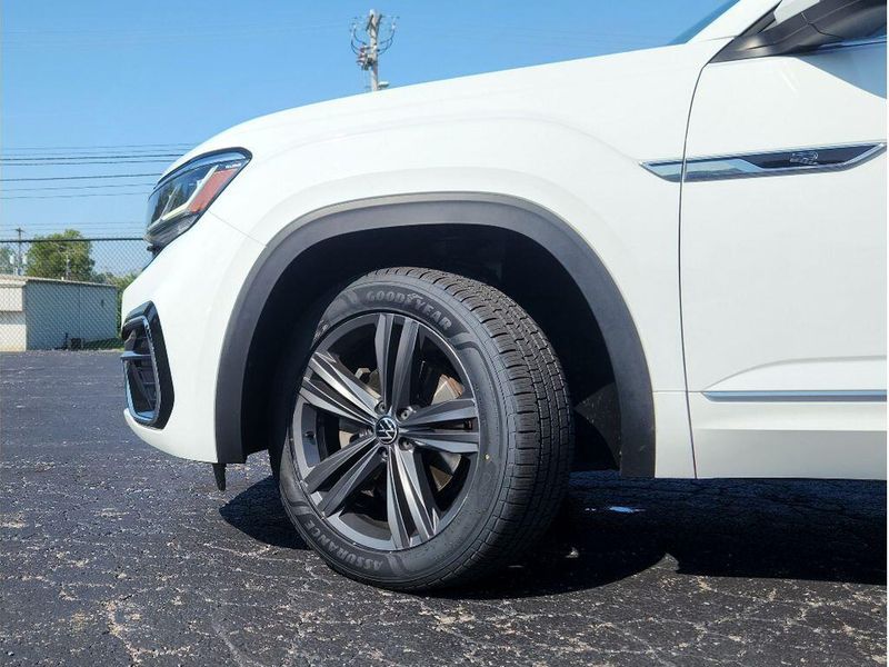 Used 2021 Volkswagen Atlas 3.6L V6 SE w/Technology R-Line