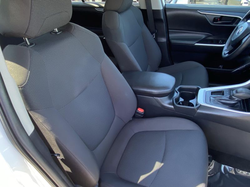 Used 2021 Toyota RAV4 LEImage 11