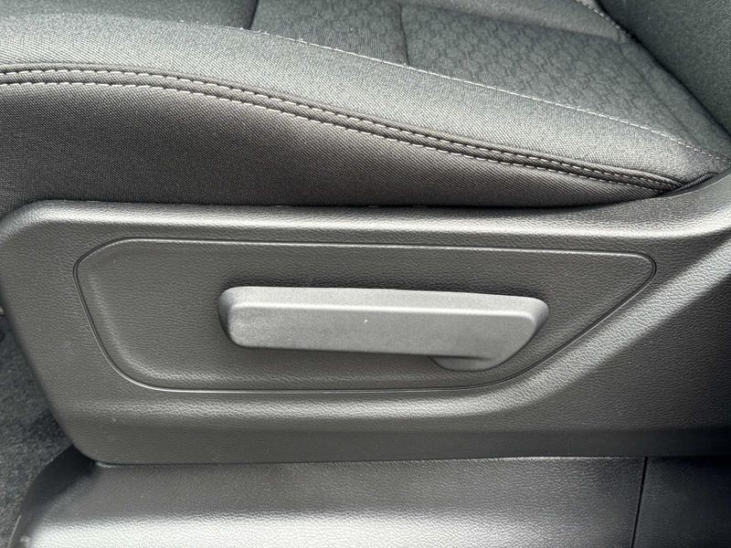 New 2026 RAM 1500 Tradesman Crew Cab 4x4 5'7' Box