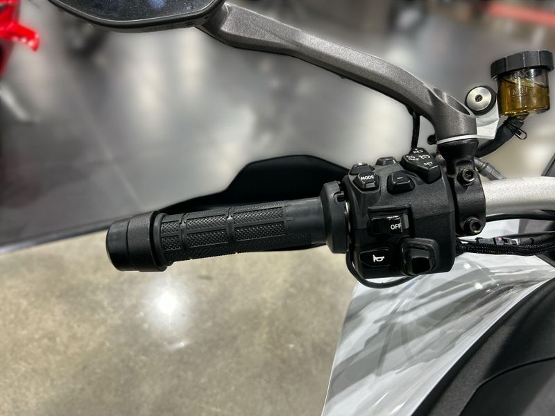 New 2024 Ducati MULTISTRADA V4 S TRAVEL & RADAR SPOKED WHEELS - DEMO Image 20