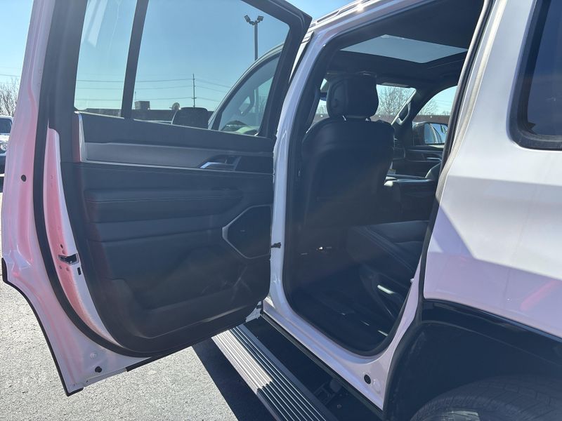 2026 Jeep Grand Wagoneer Limited Altitude 4x4Image 20