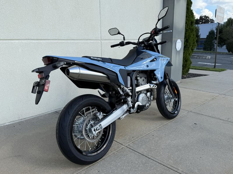 2025 Suzuki DRZ 4SMImage 3