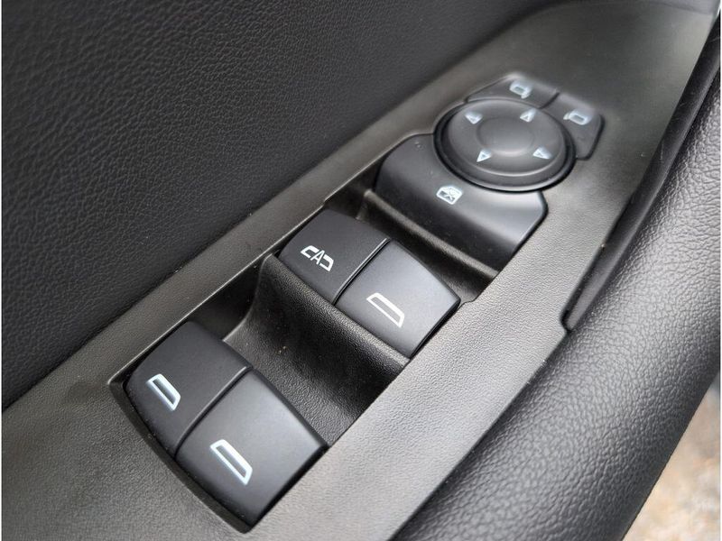 Used 2025 Chevrolet Blazer LTImage 12