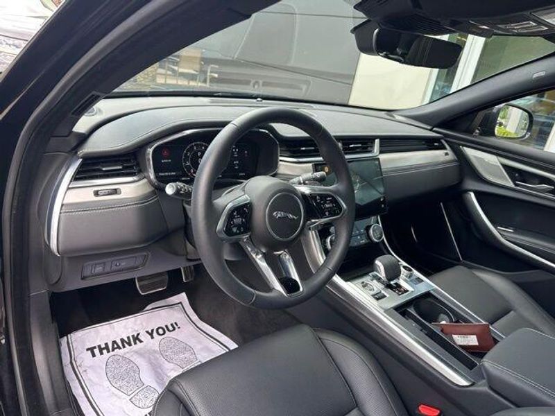 2024 Jaguar XF R-Dynamic SE