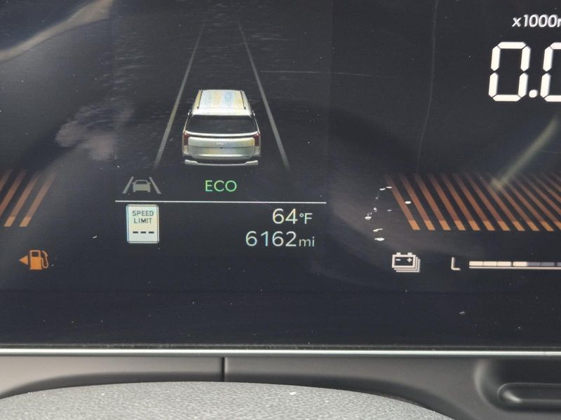 Used 2026 Kia Carnival MPV Hybrid EX FWD