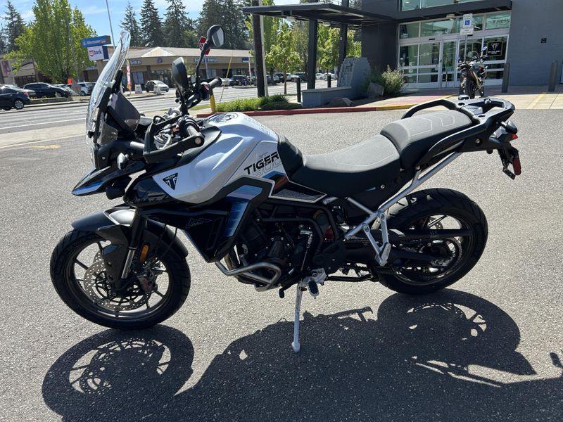 New 2026 Triumph TIGER 900 GT PRO ALPINE EDITION 