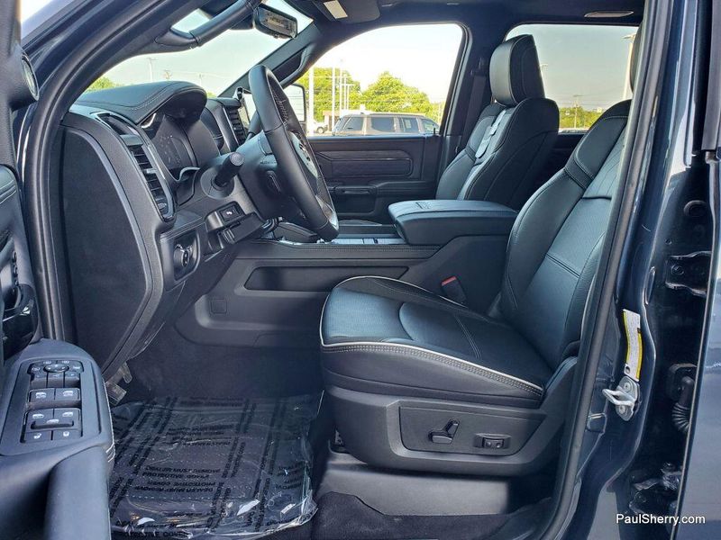 New 2025 RAM 2500 Limited Crew Cab 4x4 6