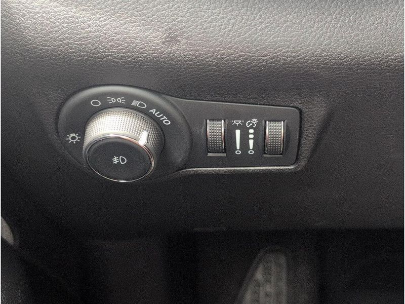 Used 2024 Jeep Compass LatitudeImage 27