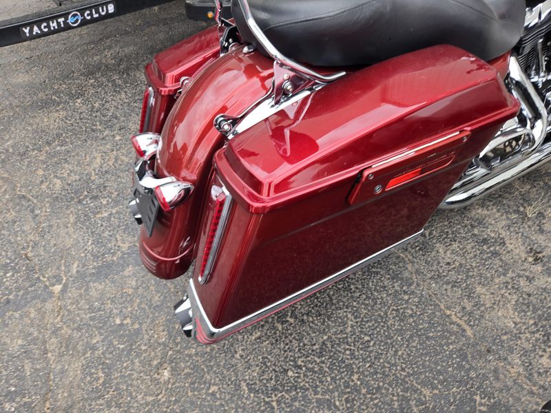 USED 2010 HARLEY STREET GLIDE Image 7