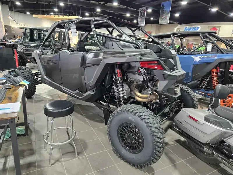 2025 Polaris RZR PRO R 4 ULTIMATE SUPER GRAPHITE Image 4