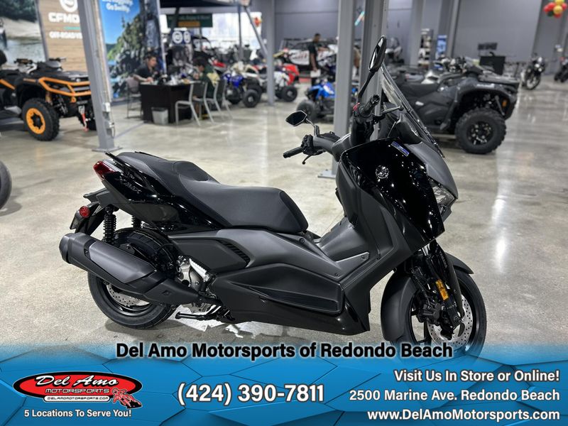 2025 Yamaha Xmax Image 1