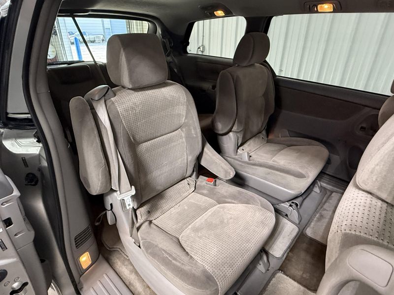 Used 2008 Toyota Sienna LEImage 12