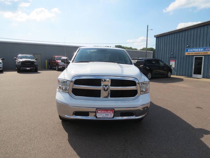Used 2019 RAM 1500 Classic SLT 4x4 4dr Crew Cab 5.5 ft. SB PickupImage 3