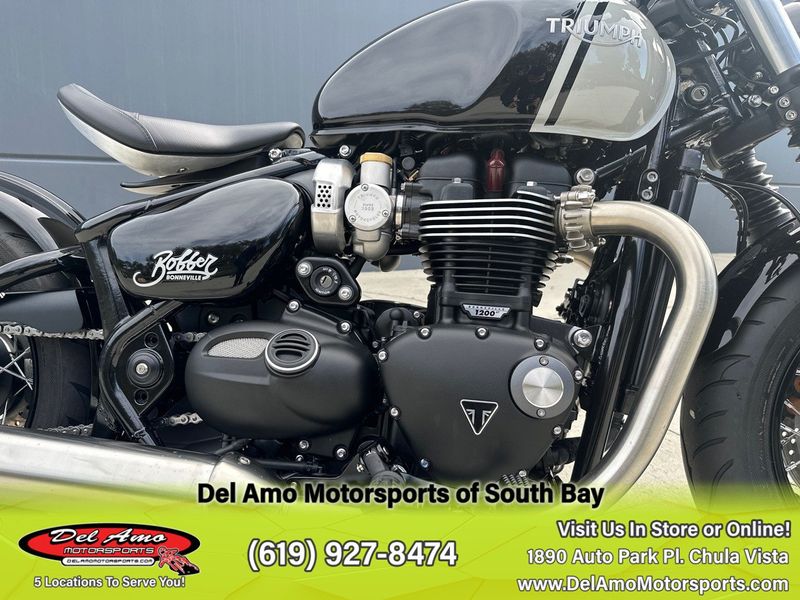 2024 Triumph BONNEVILLE BOBBER  in a JET BLACK/ASH GRAY exterior color. Del Amo Motorsports of South Bay (619) 547-1937 delamomotorsports.com 