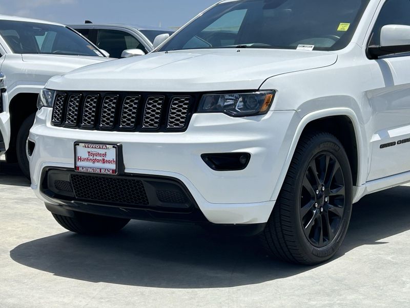 Used 2018 Jeep Grand Cherokee AltitudeImage 7