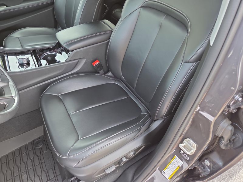 2023 Jeep Grand Cherokee 4xe photo 13