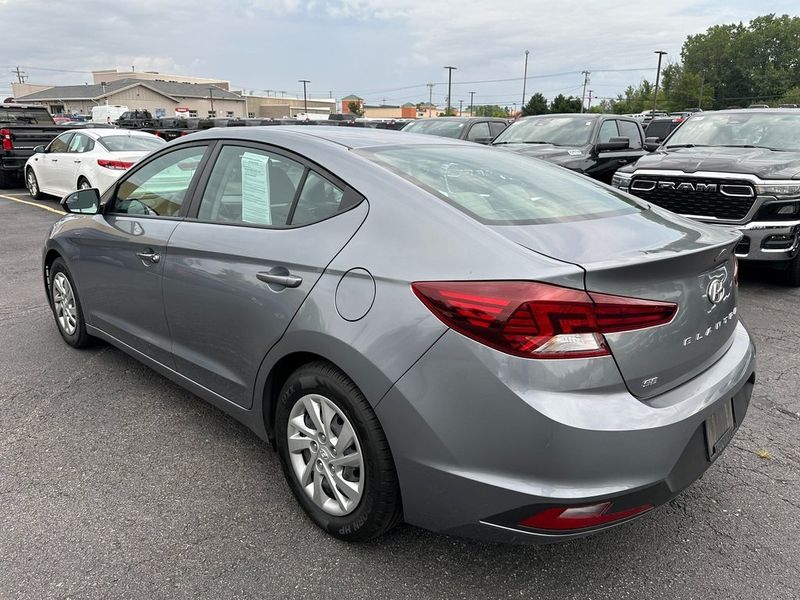 2019 Hyundai Elantra SEImage 14