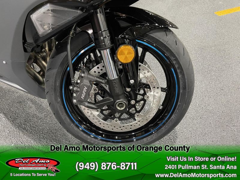 2025 Kawasaki NINJA ZX-6R ABS Image 11