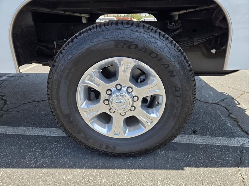 New 2026 RAM 3500 Tradesman Crew Cab Chassis 4x4 60' Ca