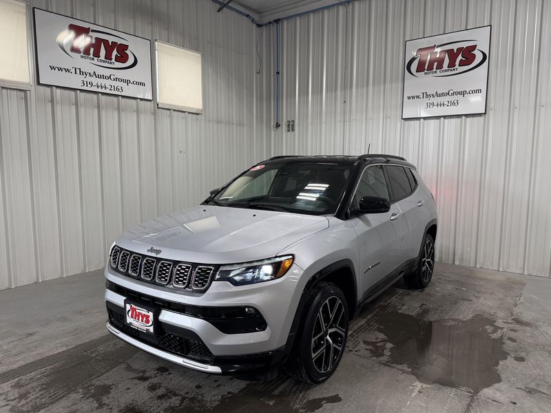 Used 2025 Jeep Compass LimitedImage 16