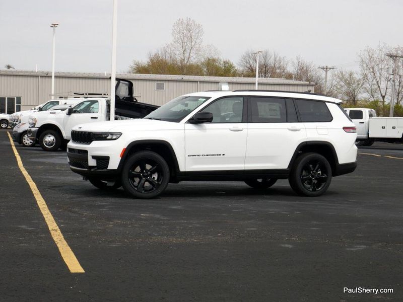 New 2025 Jeep Grand Cherokee L Altitude X 4x4Image 10