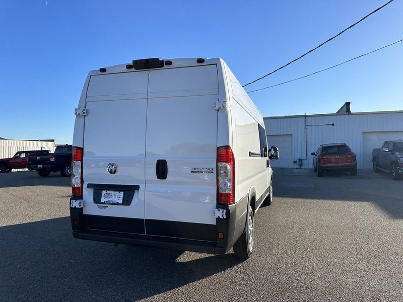 2024 RAM Promaster 3500 Slt Cargo Van High Roof 159