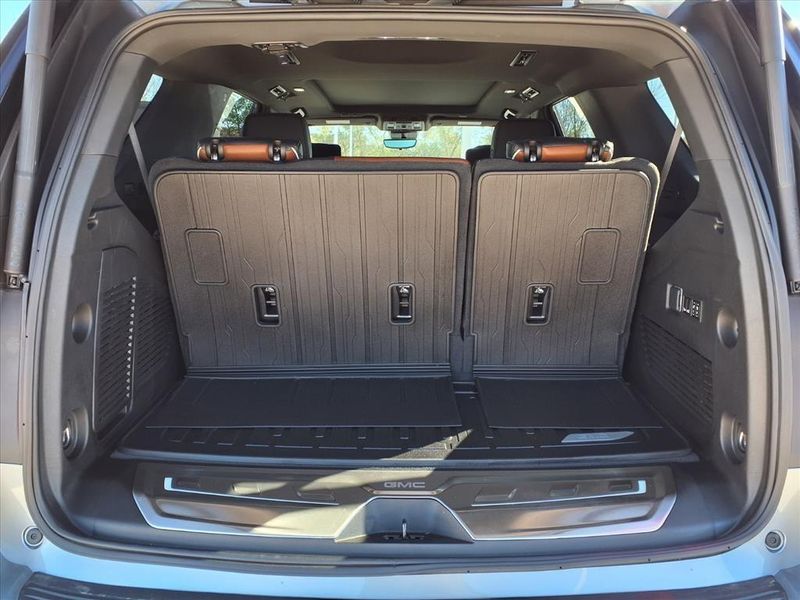 Used 2023 GMC Yukon Denali UltimateImage 11