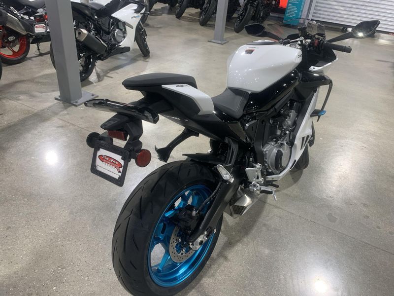 New 2025 CFMOTO 675SS Image 22