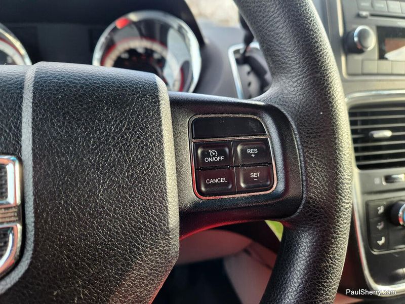 Used 2015 Dodge Grand Caravan SE